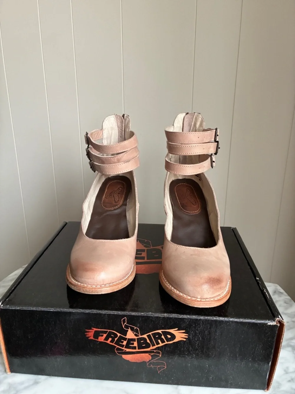 Freebird Randi - Picture 2 of 6